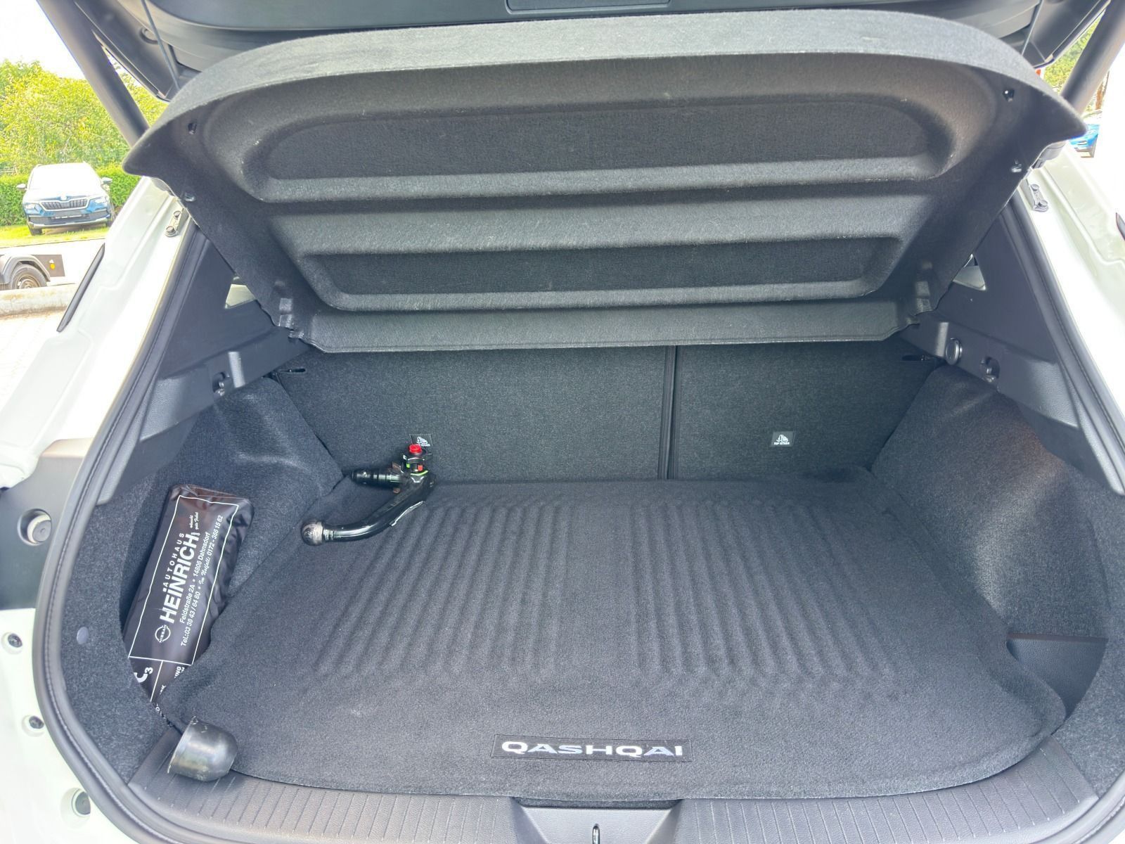 Fahrzeugabbildung Nissan Qashqai 1.3 DIG-T Tekna*AHK*360°Cam*Head-Up*eHec