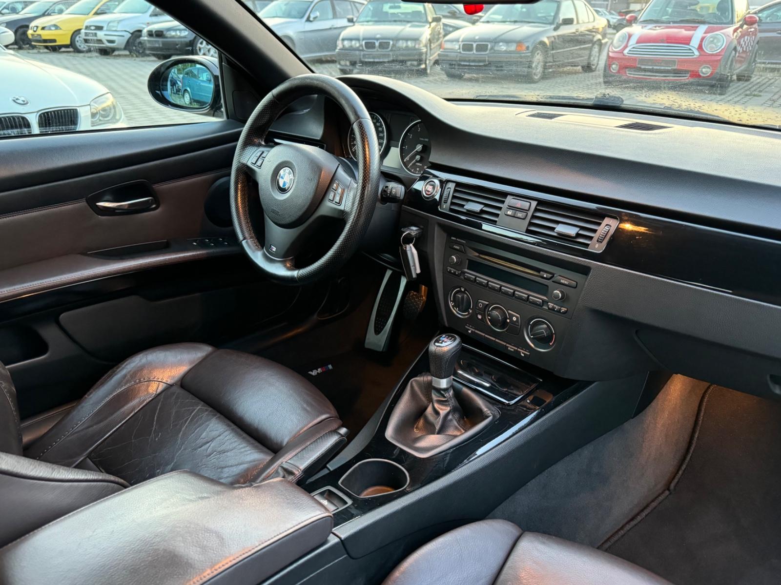 BMW 320i CABRIOLET 170CH M SPORT