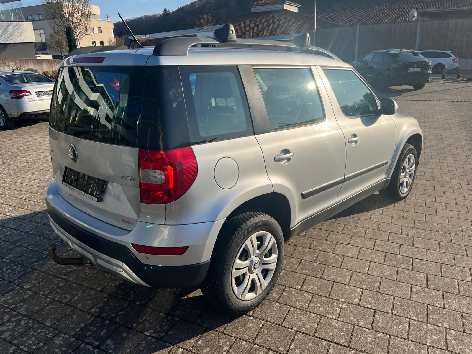 Skoda Yeti Active Outdoor 2.0 TDI 4x4+SHZ+AHK+TÜV
