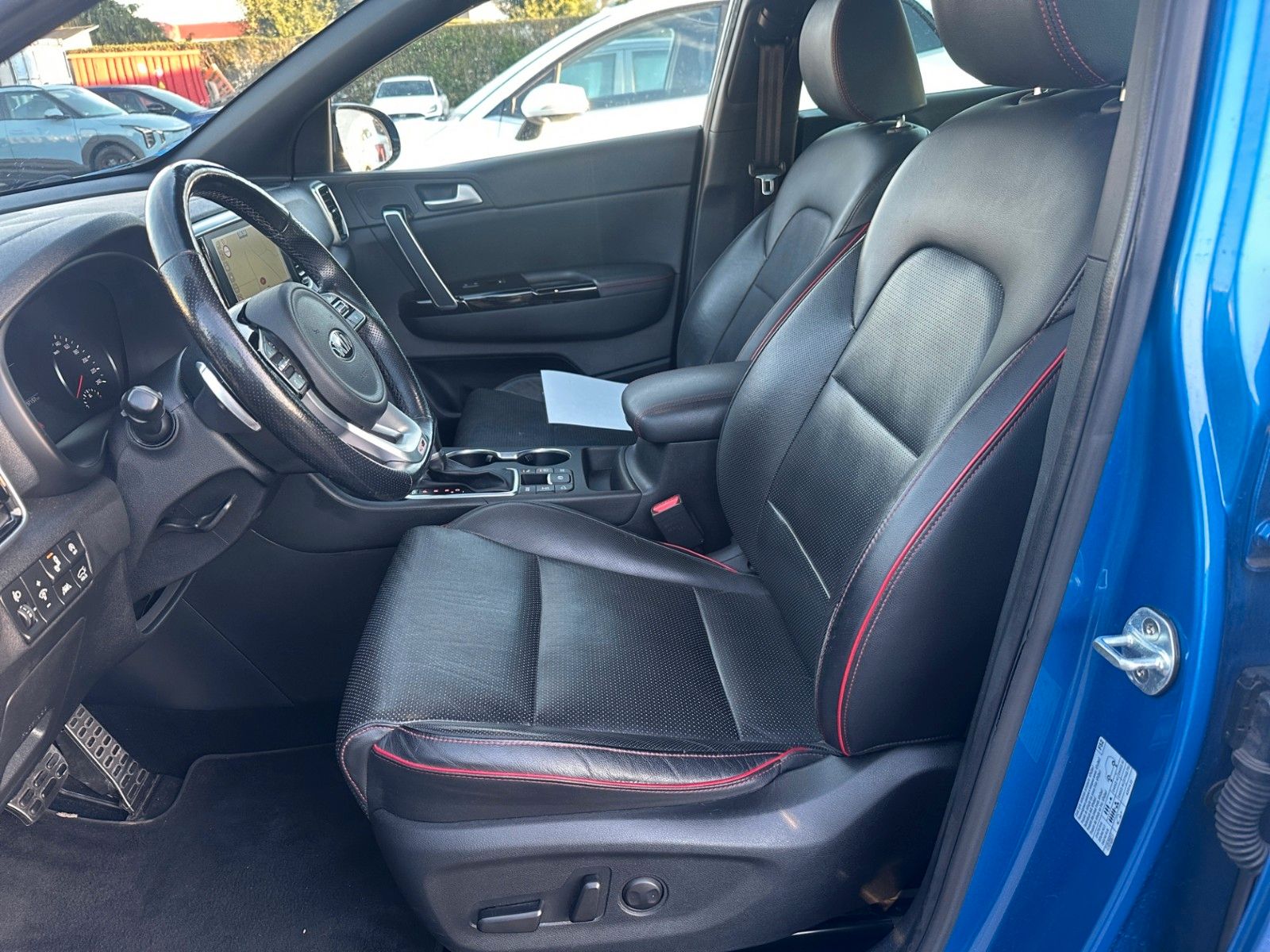 Fahrzeugabbildung Kia Sportage 1.6 T-GDI GT-Line AWD LEDER TECH GD