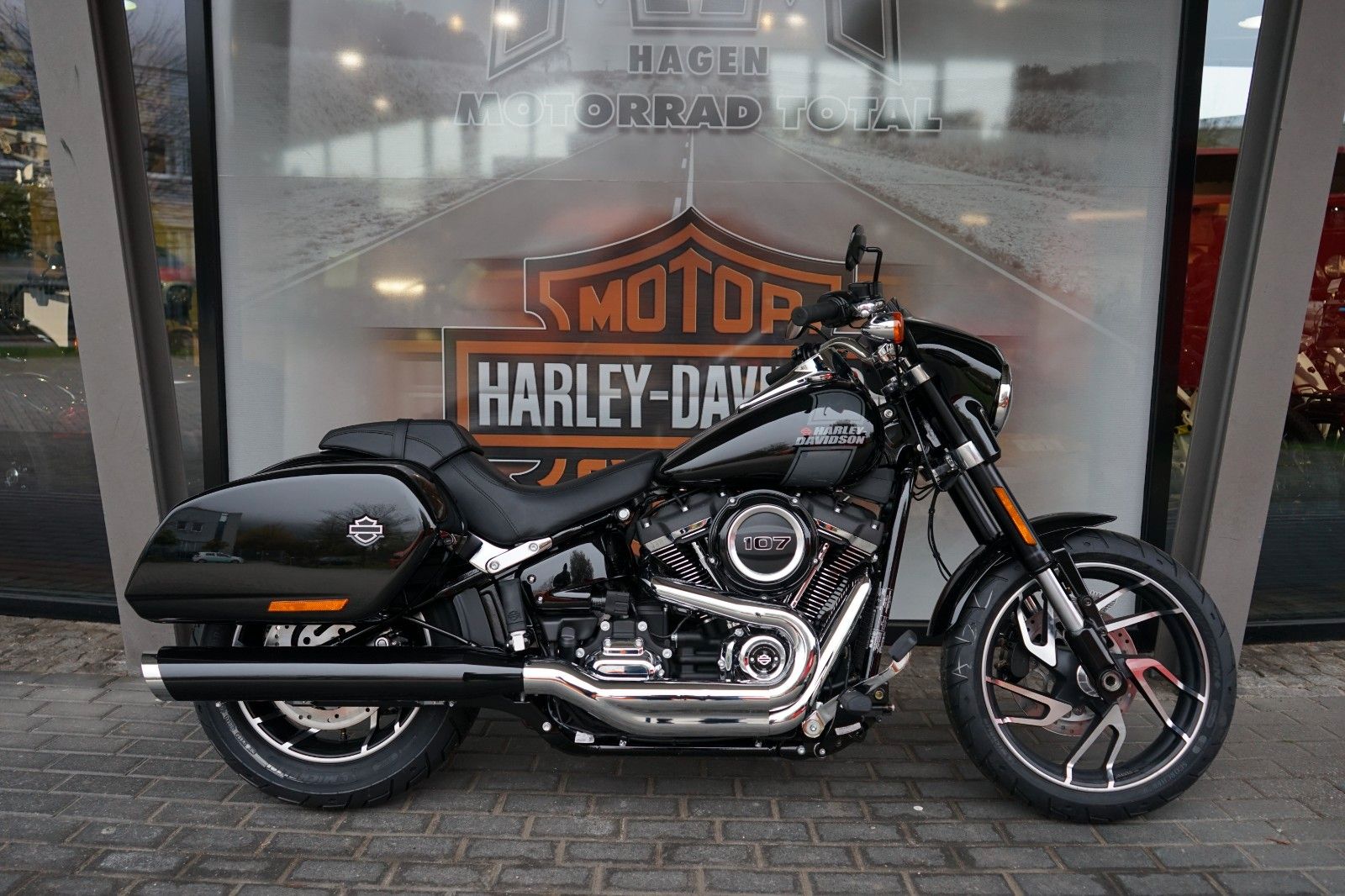 Fahrzeugabbildung Harley-Davidson Softail Sport Glide 107 Sofort Verfügbar 2024