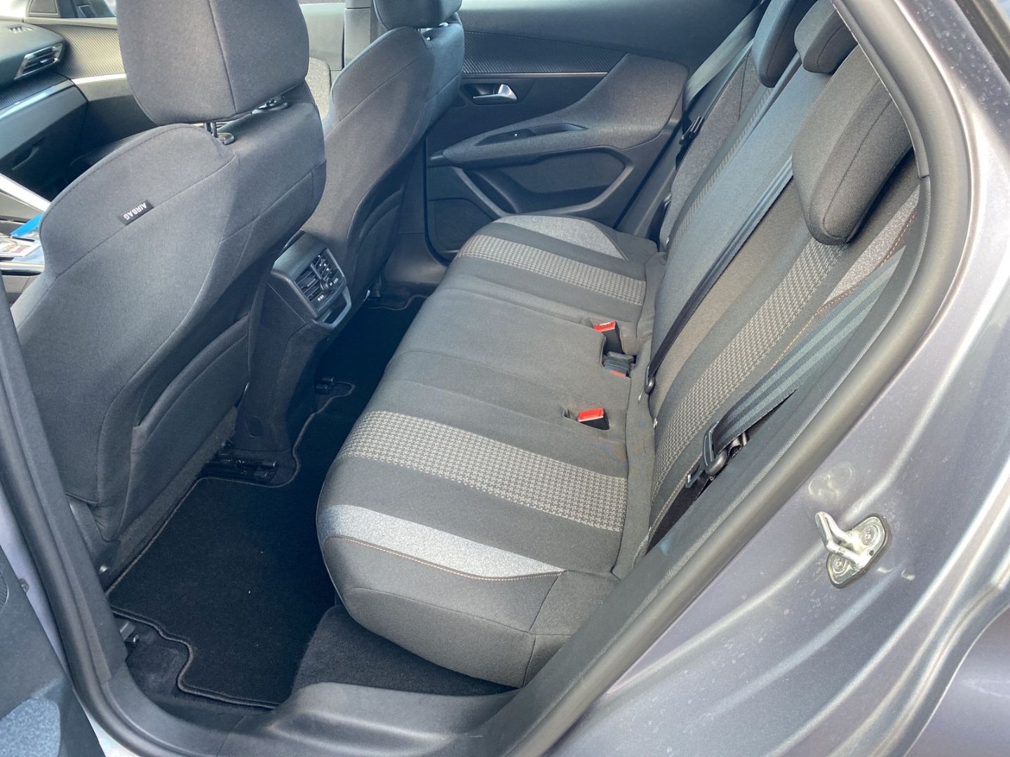 Fahrzeugabbildung Peugeot 3008 Active Pack 1.2 PureTech 130  EAT8 EU6d dig