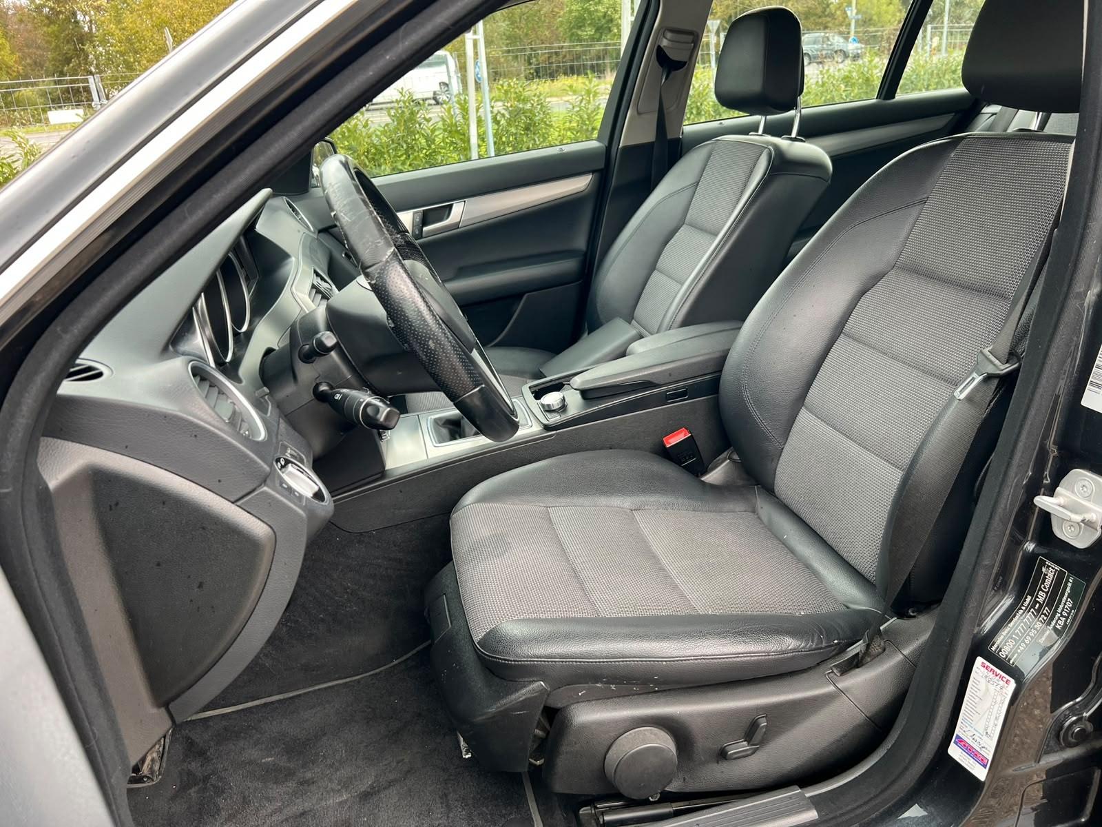 Mercedes-Benz C220 2011 — photo 11