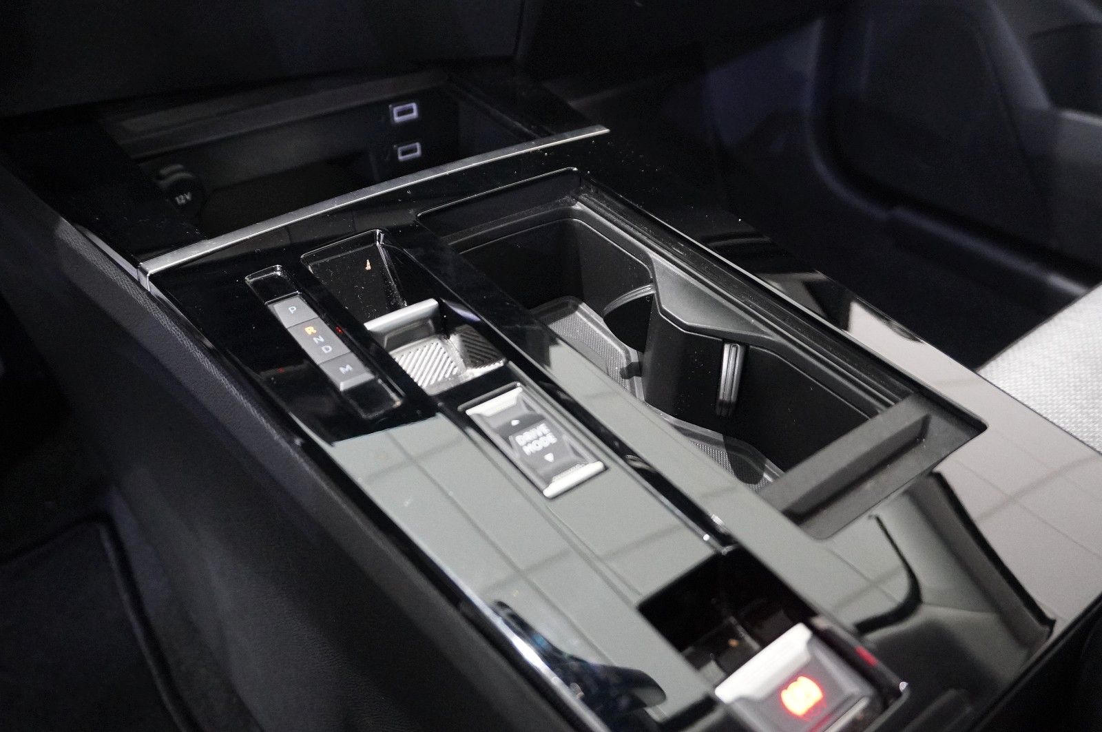 Fahrzeugabbildung Opel Astra L Lim. 1.2T ELEGANCE NAVI/LED/KAMERA/SPORT