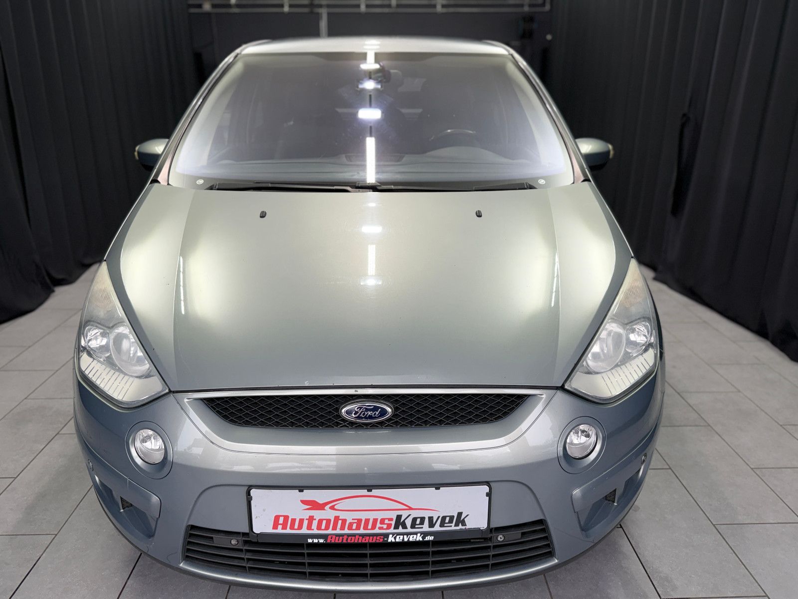 Fahrzeugabbildung Ford S-MAX Titanium|AHK|HU 05/2027