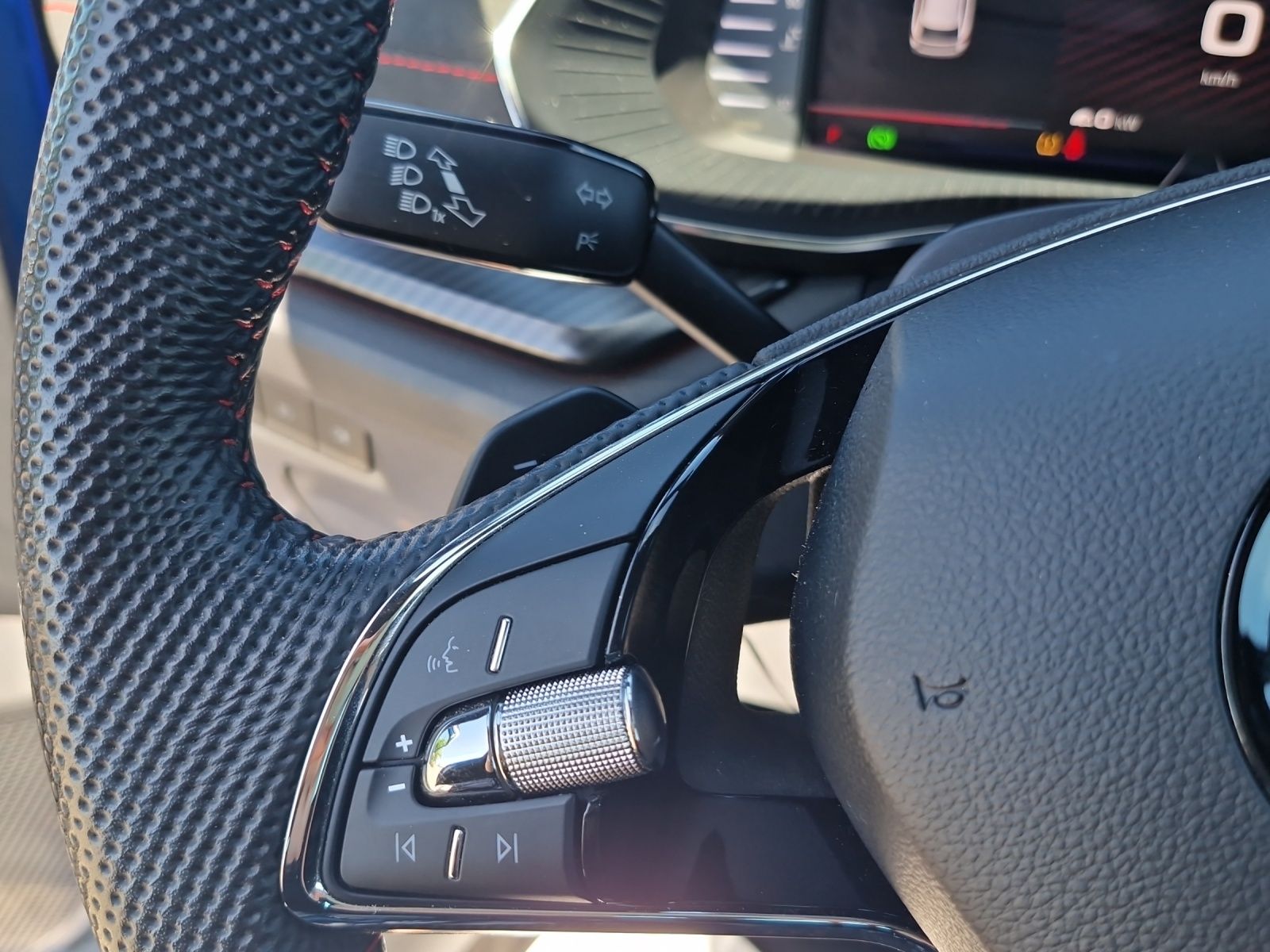 Fahrzeugabbildung SKODA Octavia Combi RS 2.0 TSI DSG Matrix Navi ACC AHK