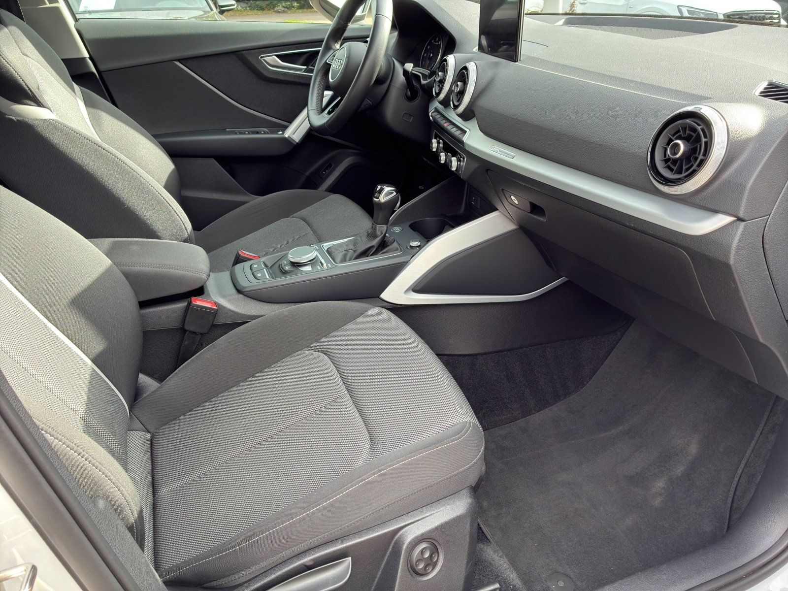 Fahrzeugabbildung Audi Q2 35 1.5 TFSI advanced Kamera,LED,Matrix,Navi