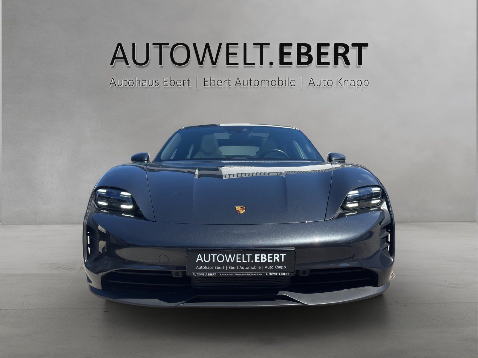 Fahrzeugabbildung Porsche Taycan Plus/SPORT-DESIGN/PASM/PANO/WÄRMEPUMPE/