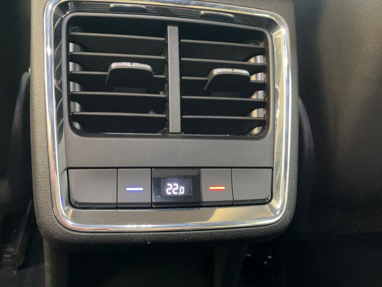 Fahrzeugabbildung SKODA Enyaq iV Sportline 60 Wärmepumpe,Navi,LED