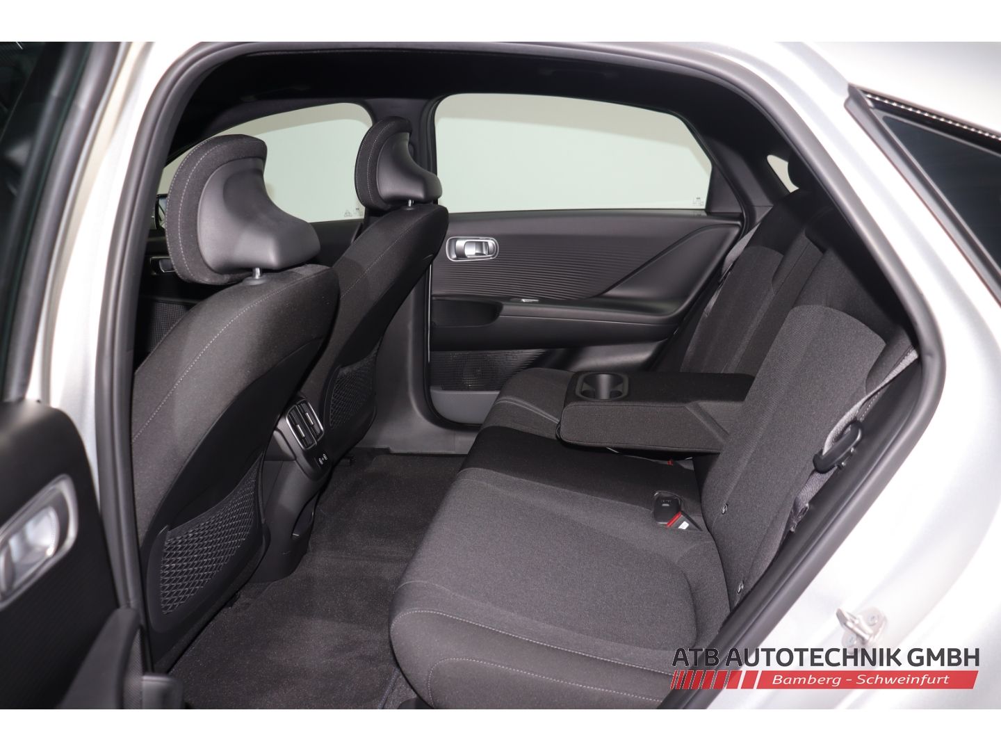 Fahrzeugabbildung Hyundai IONIQ 6 77,4 kWh DYNAMIQ 97,1% SOH Navi LED ACC