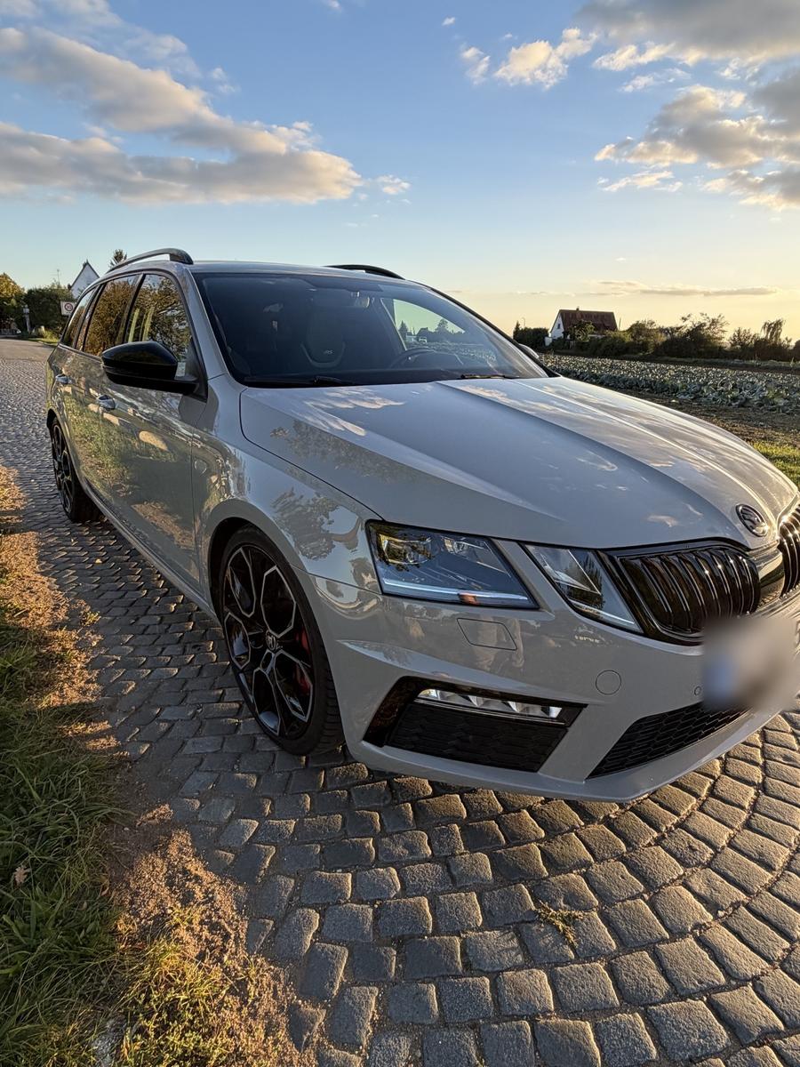 Skoda Octavia 2.0 TSI RS 245 Combi RS Canton