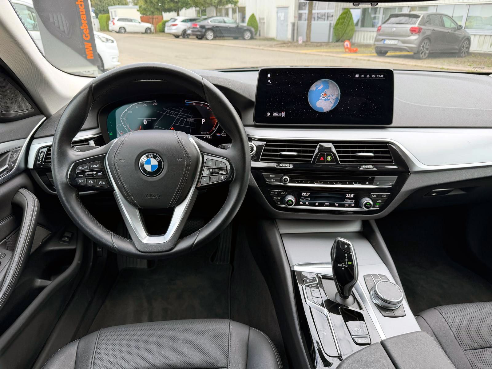 Fahrzeugabbildung BMW 520d Touring Steptr. ACC PDC KAM H&K HUD LED AHK