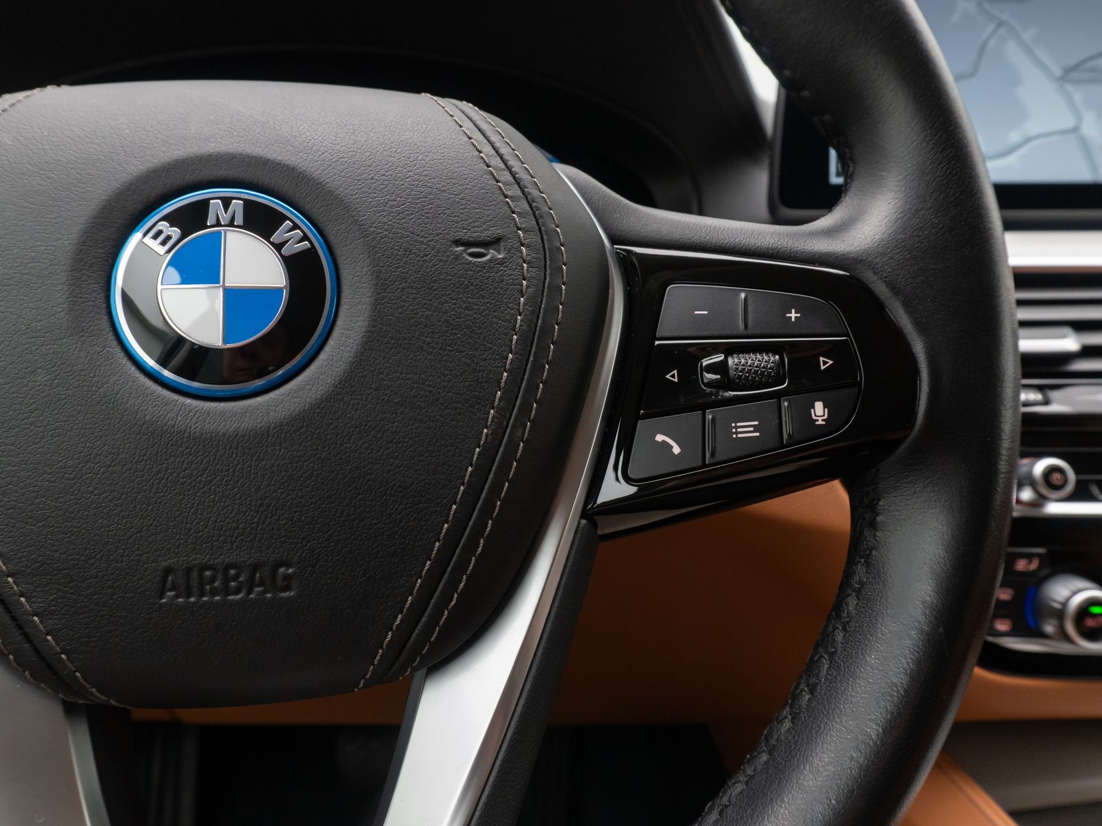 Fahrzeugabbildung BMW 530e xD Luxury Line DAB Alarm Kamera AHK 18Zoll