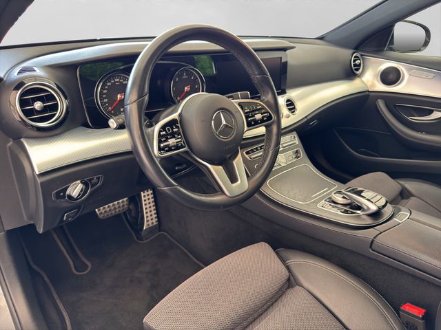 Fahrzeugabbildung Mercedes-Benz E 220 d Lim. Avantgarde+LED+Kamera+Schiebedach