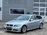 BMW 325 Baureihe 3 Touring 325d Automatik - BMW 325 aus 2008: Kombi