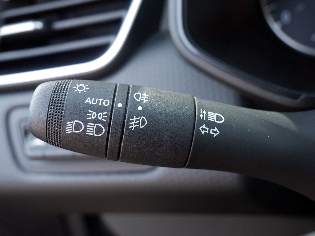 Fahrzeugabbildung Renault Clio Business Edition SCe 65 SHZ KAMERA NAVI LED