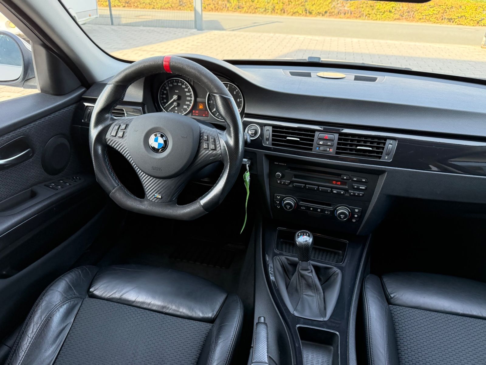 Fahrzeugabbildung BMW 325 i Touring PANO KLIMAAUTO XENON WINTERRÄDER