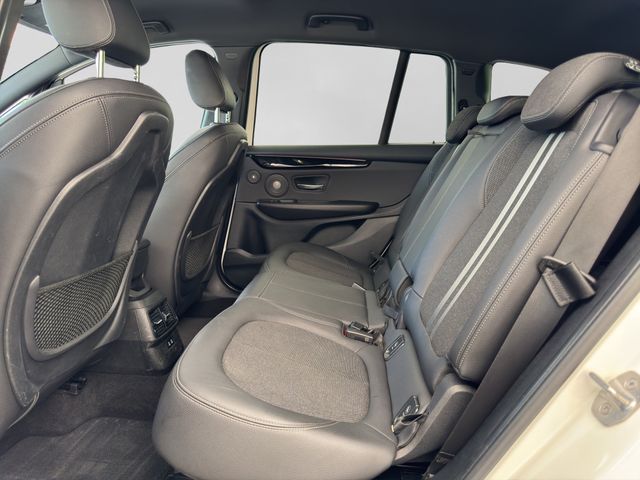 Fahrzeugabbildung BMW 220i Gran Tourer M Sport+7Sitz+Cam+ACC+HUD+H&K