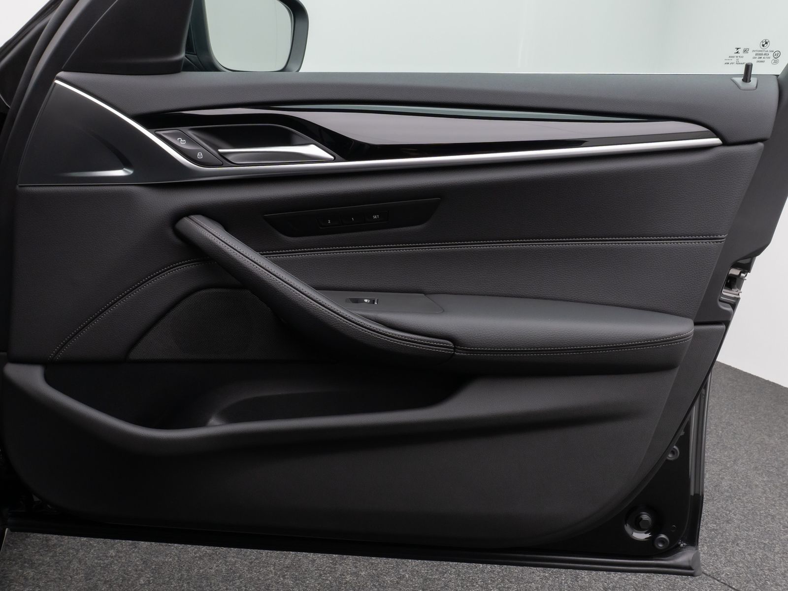 Fahrzeugabbildung BMW 530e xD Kamera Komfort DisplKey Alarm