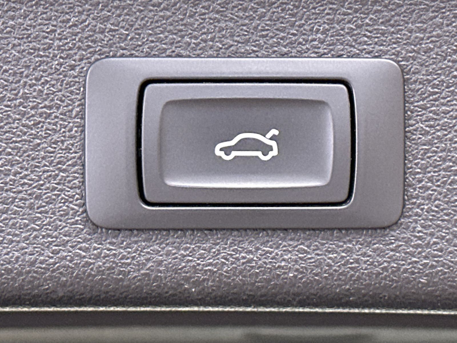 Fahrzeugabbildung Audi A6 Avant 40 TDI Qu Sport NAV+LED+AHK+KAMERA+PANO