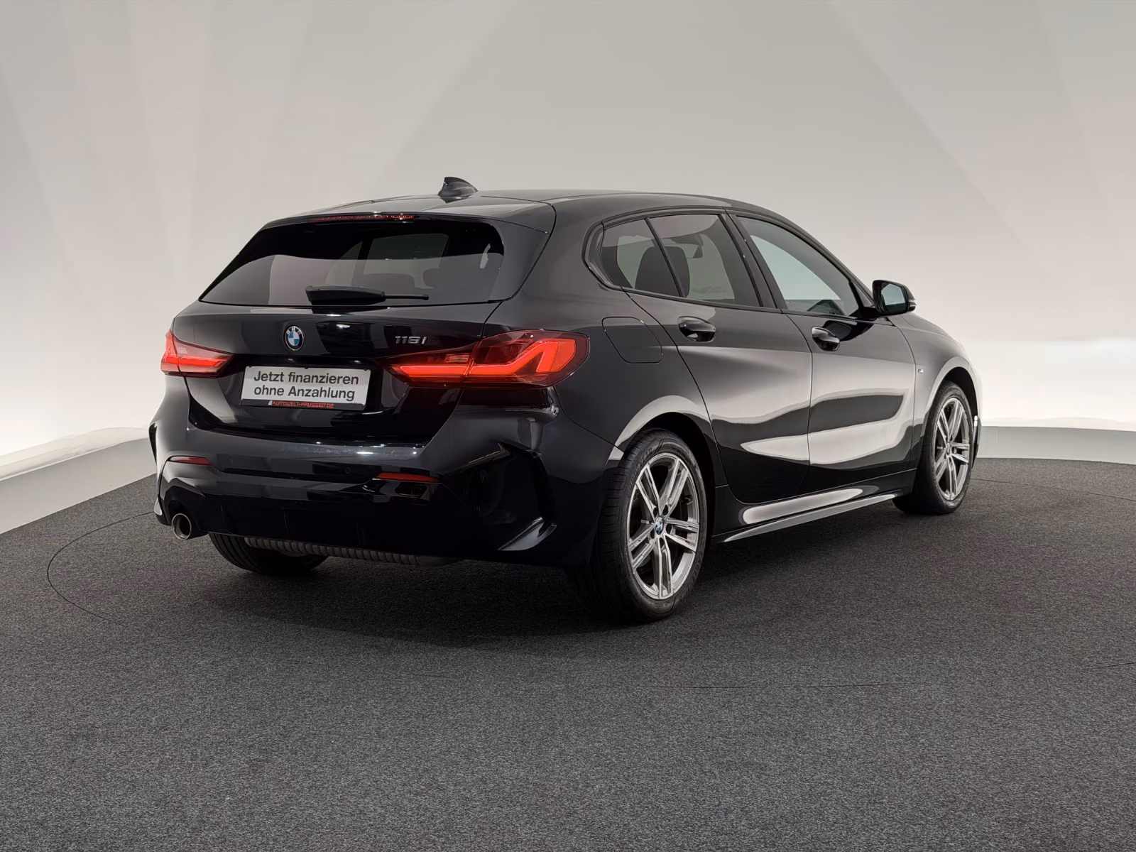 BMW 118i Lim.*M SPORT*SHADOW-LED-SHZ-PDC-TEMPO-WLAN