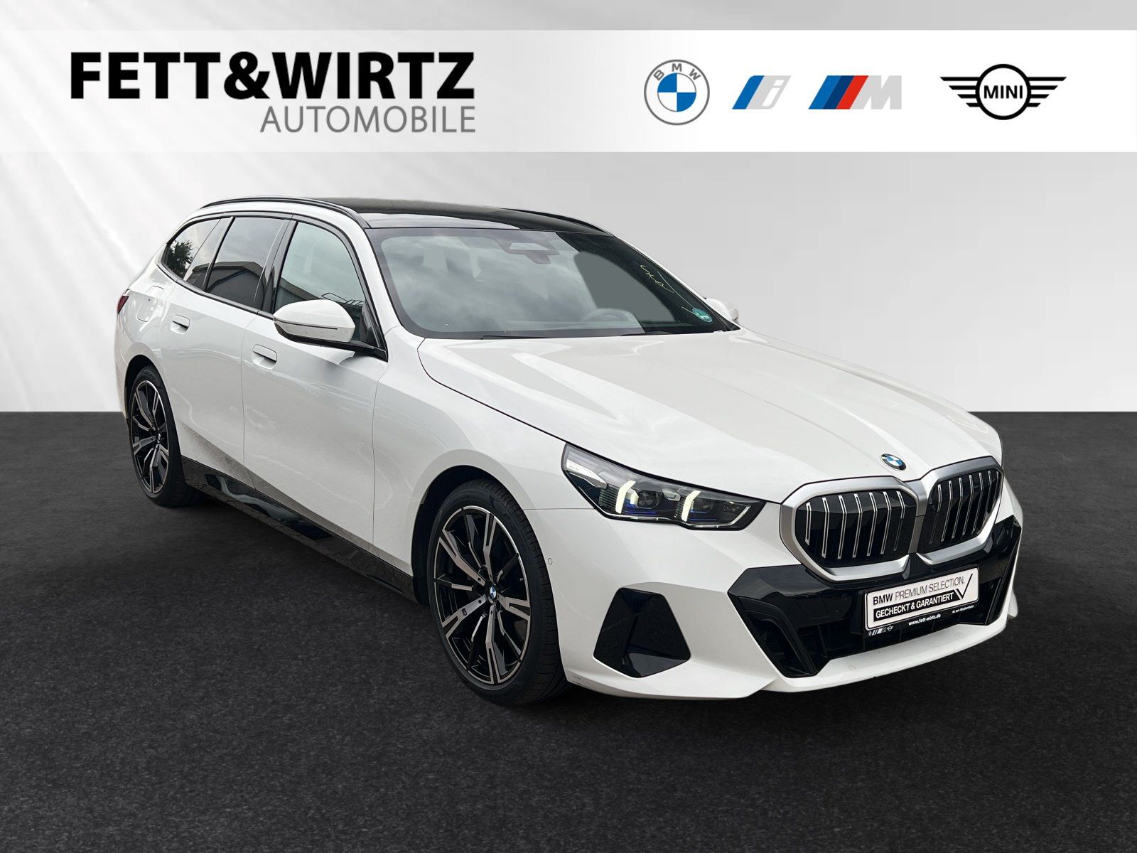 BMW 540d xDrive Touring M Sport AHK Pano 20 LMR B&W foto 1