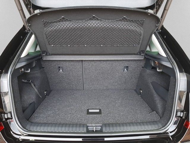 Fahrzeugabbildung Skoda Kamiq Selection 1.5TSI DSG Matrix LED AHK Kamera