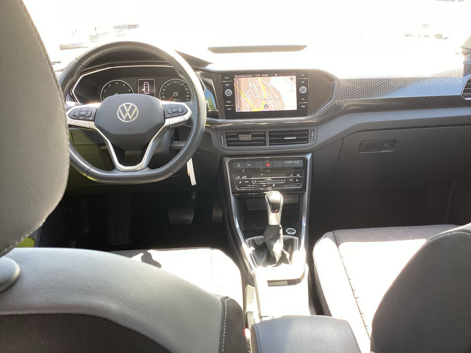 Volkswagen T-Cross - Bild 8