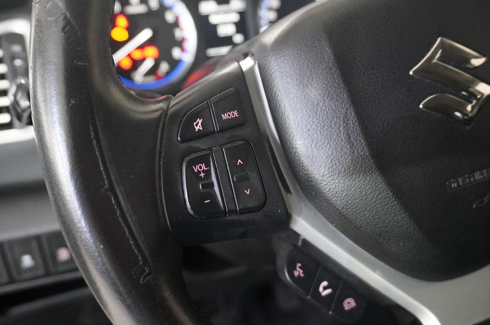 Fahrzeugabbildung Suzuki SX4 1.4 BOOSTERJET HYBRID NAVI/LED/SH/KAMERA/AHK