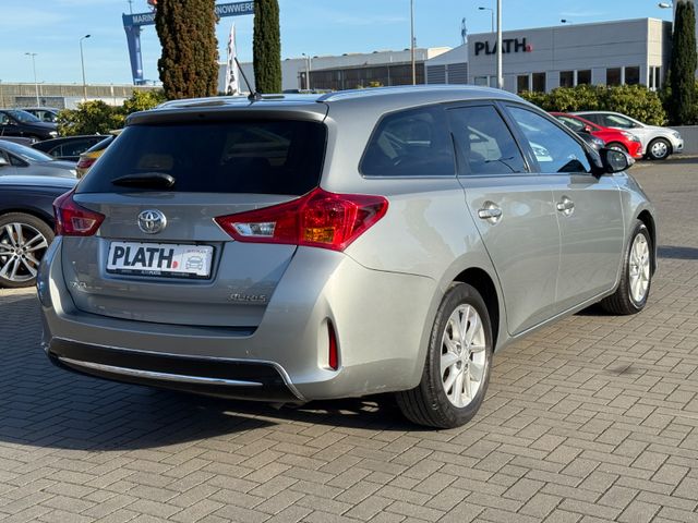 Toyota Auris  Touring Sports Life+