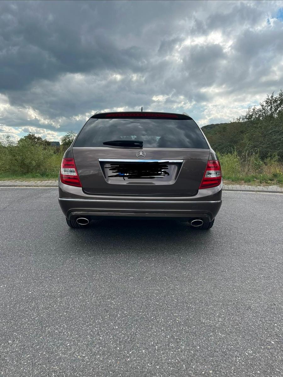 Mercedes-Benz 300 2012 — photo 8