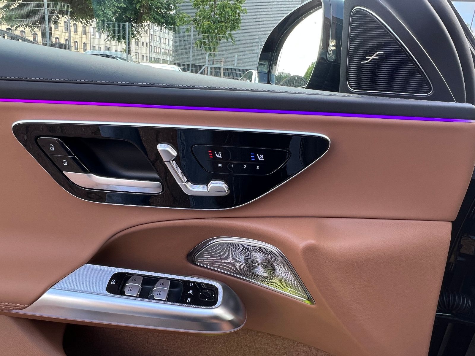 Fahrzeugabbildung Mercedes-Benz E 200 AMG LINE PREMIUM PANO SUPERSCREEN NAPPA