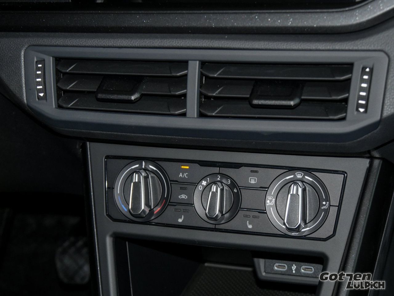 Fahrzeugabbildung Volkswagen Polo 1.0 Klima LED PDC App-Connect Digital
