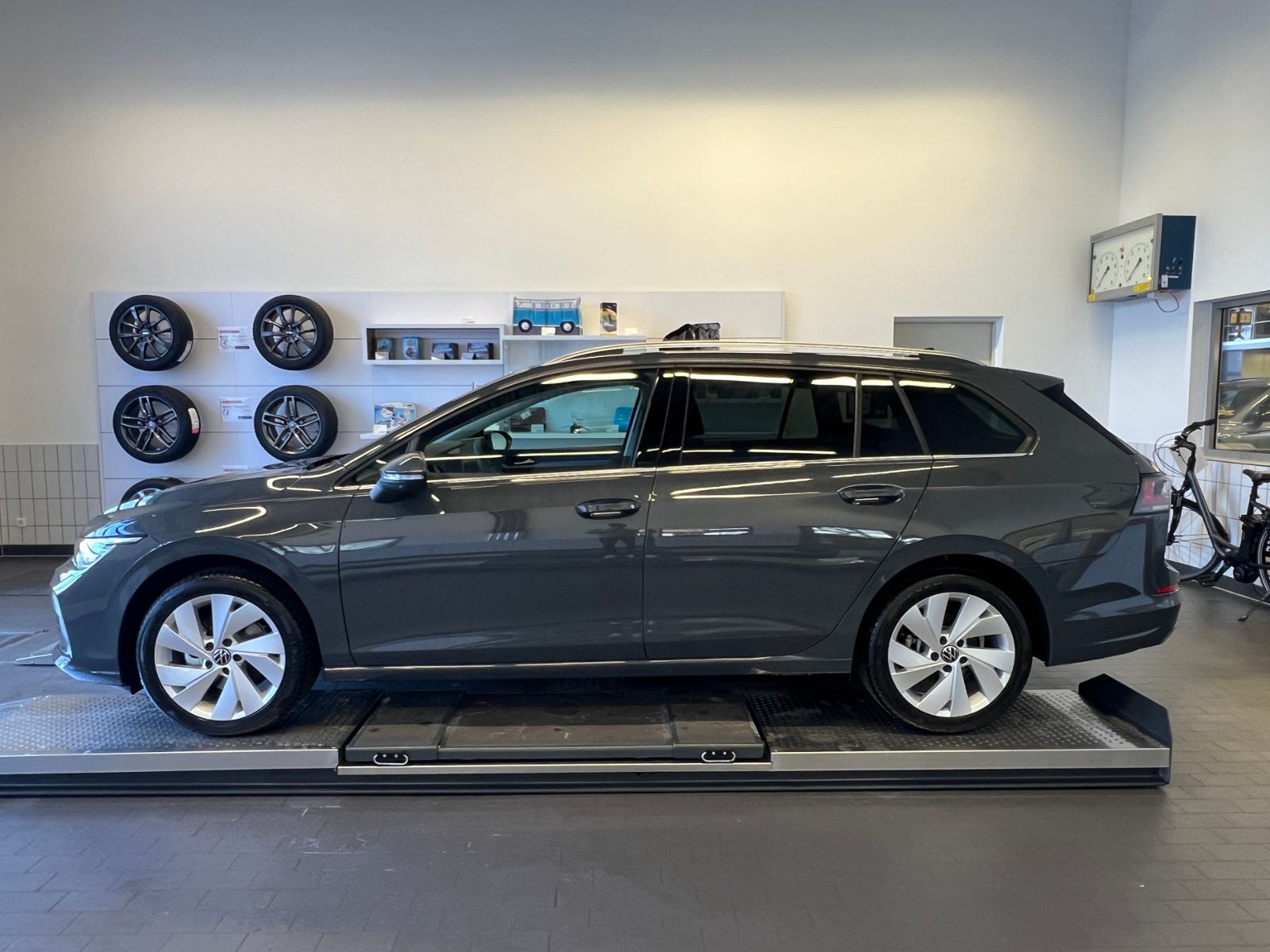 Fahrzeugabbildung Volkswagen Golf VIII Variant Style 1.5 eTSI DSG *IQ.Light,
