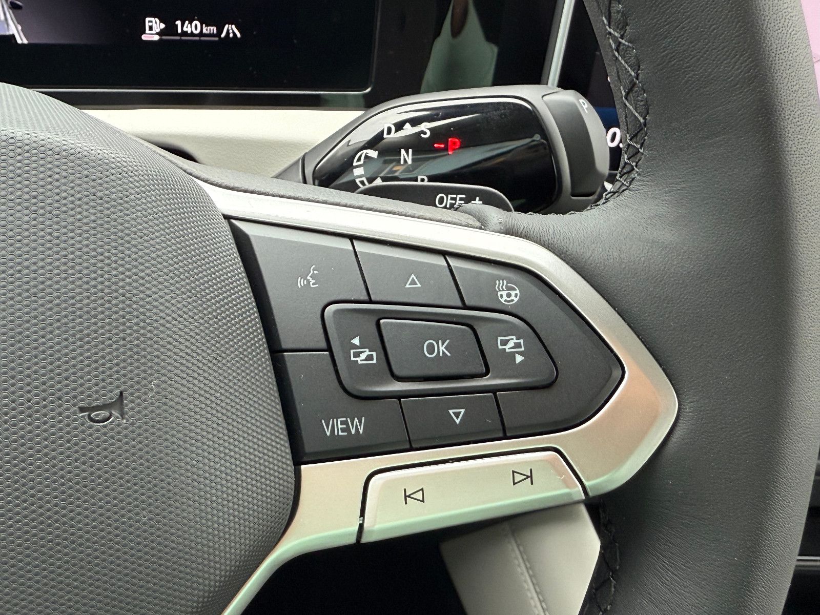 Fahrzeugabbildung Volkswagen Tiguan Elegance AHK ACC HUD LED-Matrix Massage