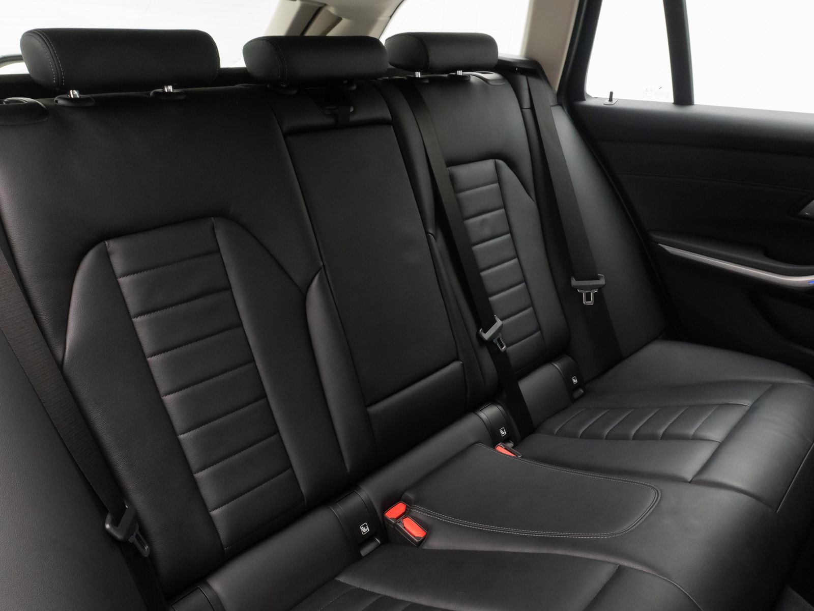 Fahrzeugabbildung BMW 320d Sport Line Kamera Laser HUD DAB HiFi Komfor