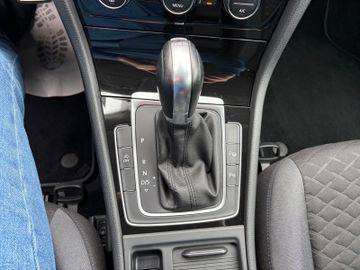 Fahrzeugabbildung Volkswagen Golf VII Lim. Join BlueMotion DSG Navi SHZ uvm.