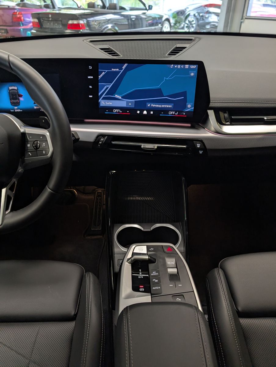 Fahrzeugabbildung BMW X1 18 d M-Sport Pano Premium-Travel-Paket AHK