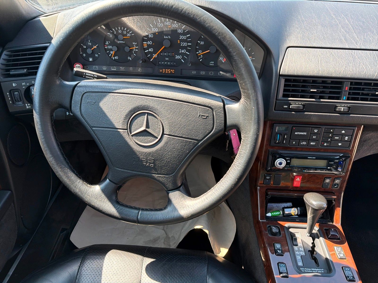 Fahrzeugabbildung Mercedes-Benz SL 320