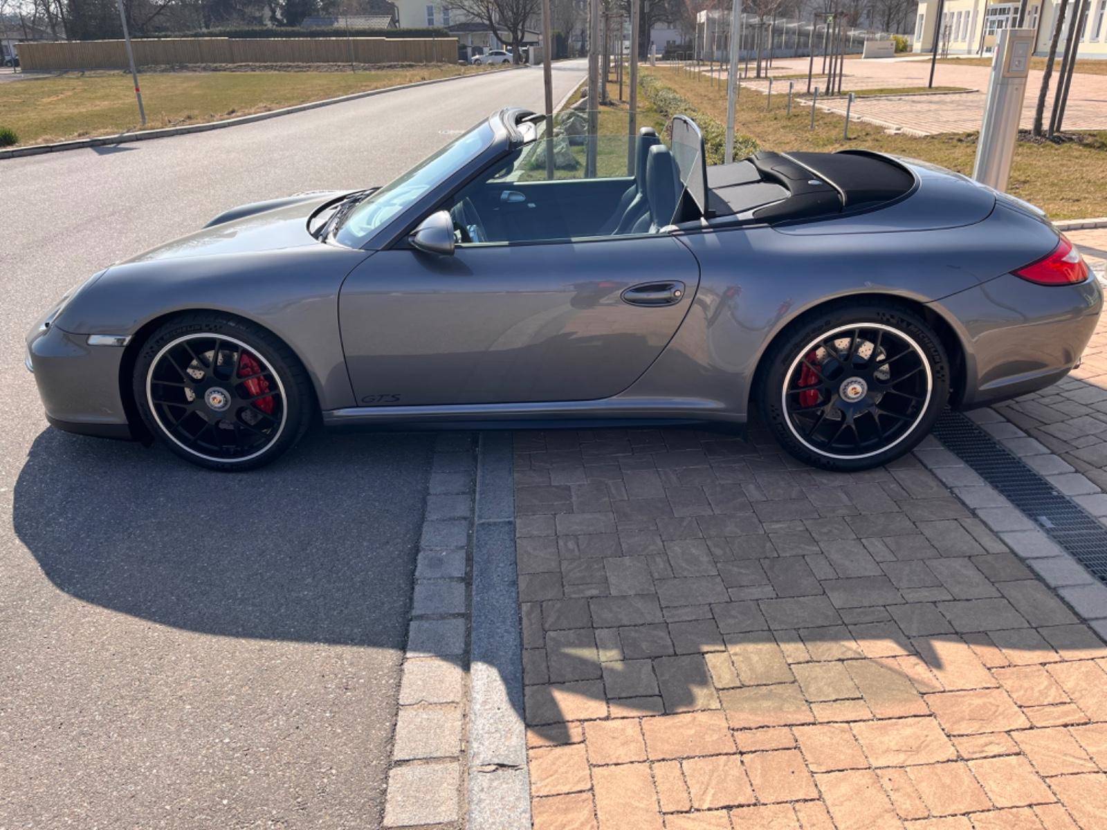 Porsche 997 911 GTS Cabrio PDK NAVI Zentralverschluss