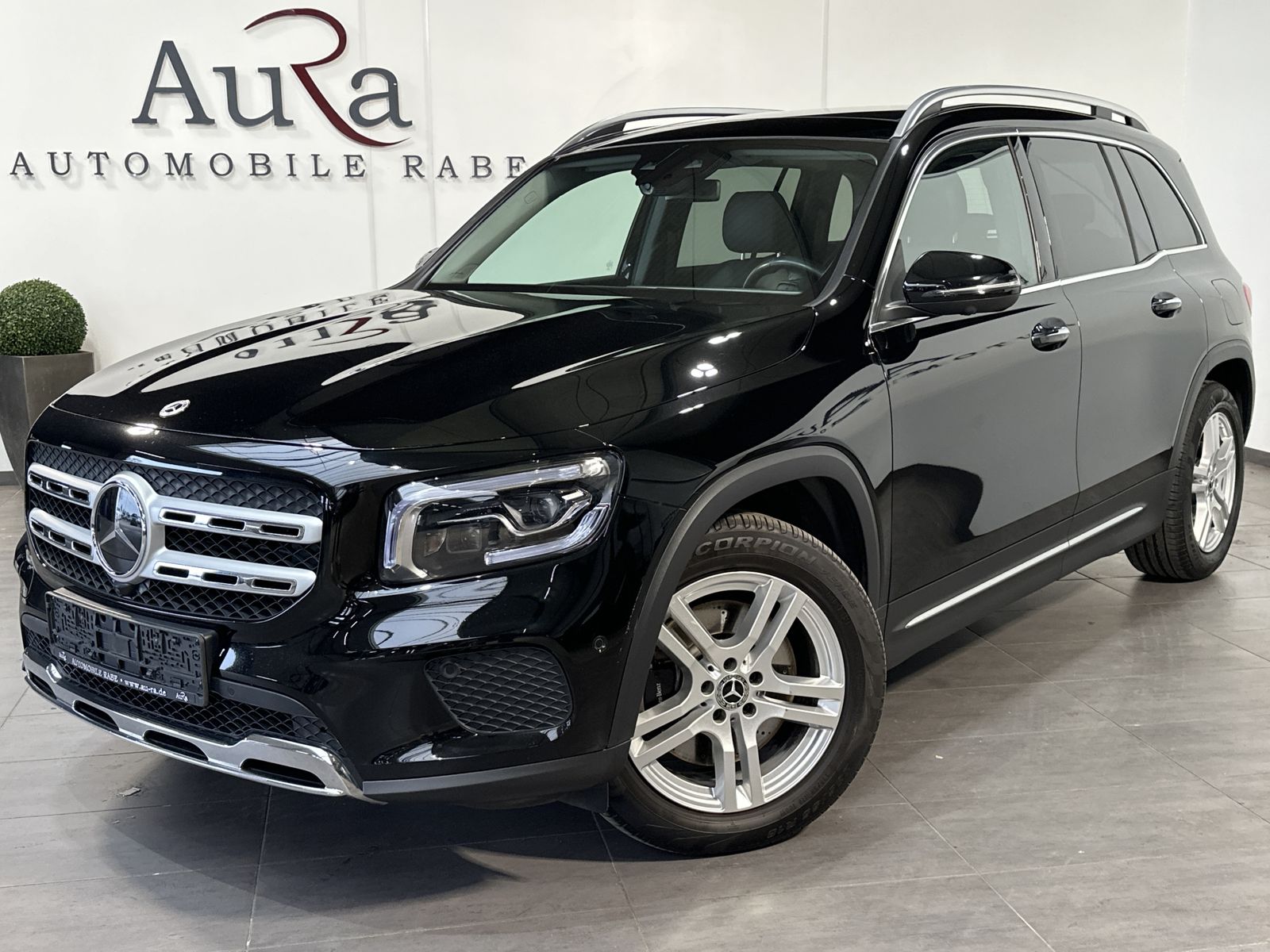 Fahrzeugabbildung Mercedes-Benz GLB 220d 4Matic AMG-Line NAV+LED+PANO+18ZO+360°
