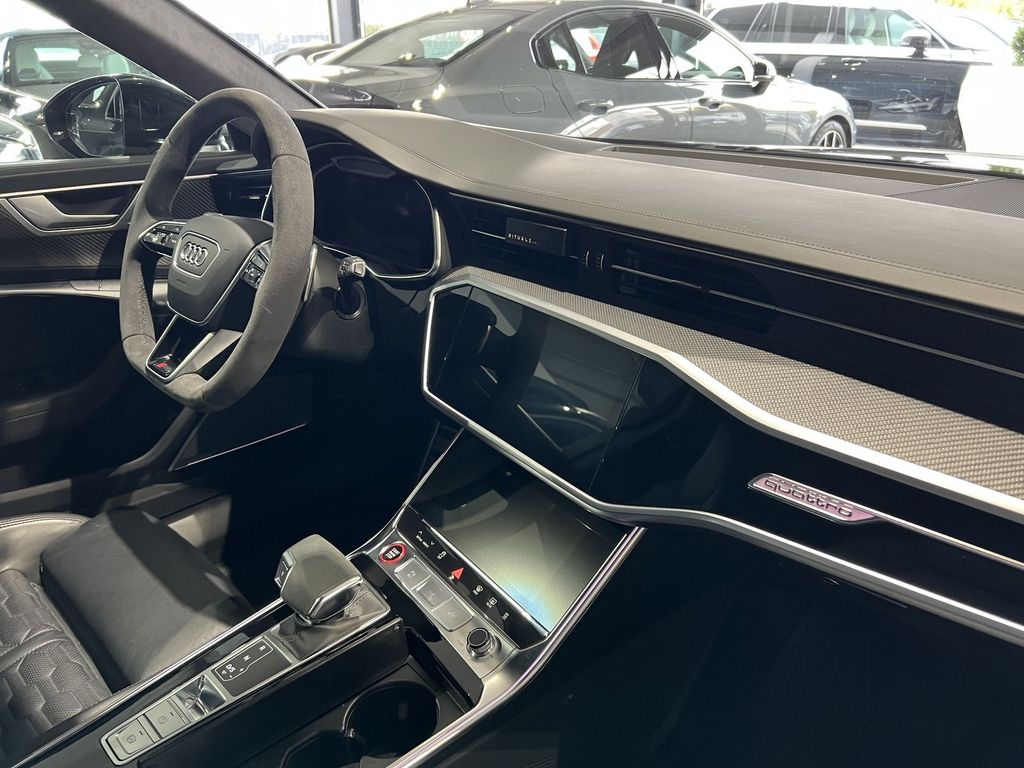 Audi RS6 UPE189k INDIVIDUAL Carbon B&O Dynamik+ Laser