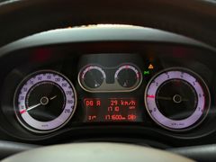 FIAT 500L|PDC|Klima|DAB|Navi|Tempomat|Bluetooth|AUX FIAT 500L|PDC|Klima|DAB|Navi|Tempomat|Bluetooth|AUX