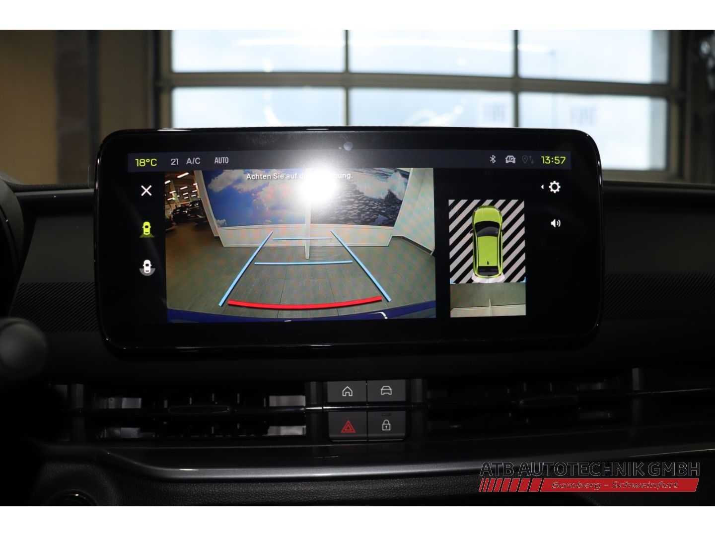 Fahrzeugabbildung Abarth 600e Scorpionissima 280 PS Navi LED PDCv+h Totwi