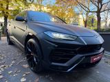 Lamborghini Urus 4.0 AKRAPOVIČ*CARBON*PANO*HEADUP*B&O*MEMO*