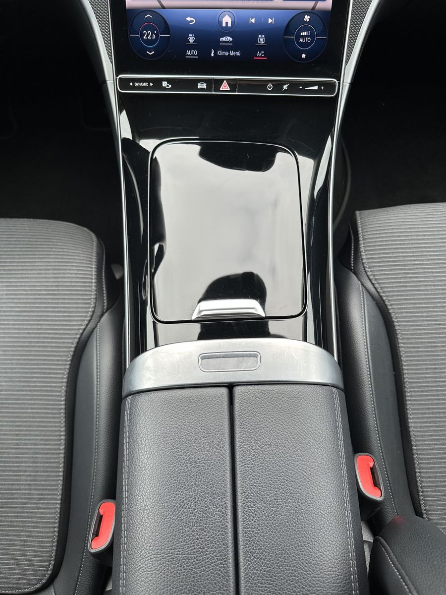 Fahrzeugabbildung Mercedes-Benz C 220d T Avantgarde NAV+LED+KAMERA+VCOCKPIT+TOTW