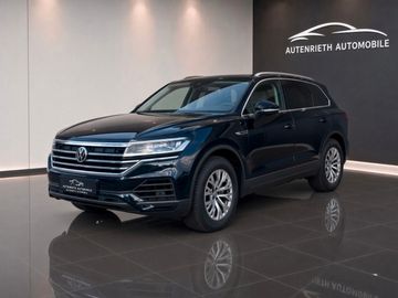 Volkswagen Touareg - 1