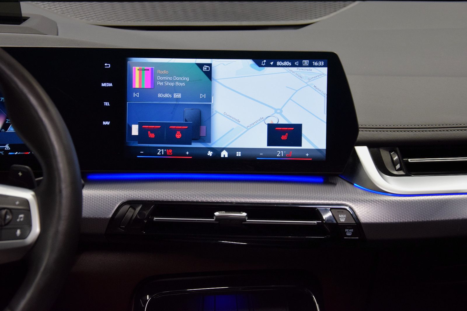 Fahrzeugabbildung BMW 218i Active Tourer HuD Pano Memory Harman Kardon