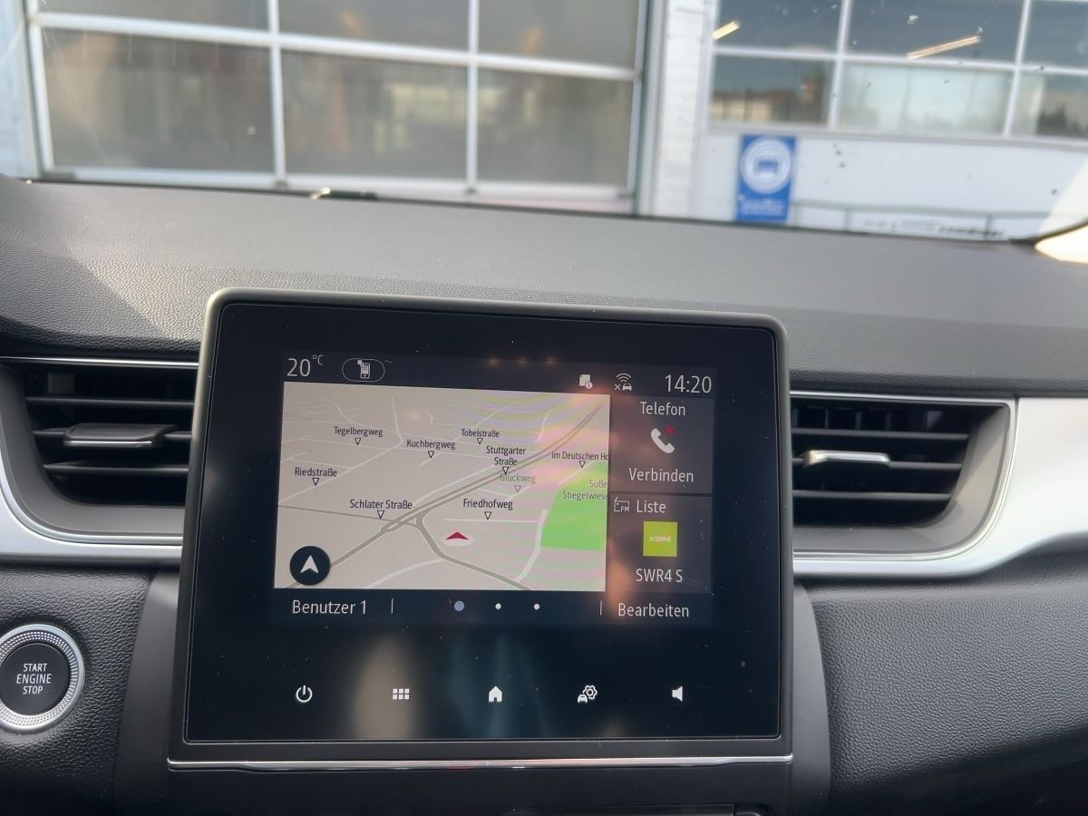 Fahrzeugabbildung Renault Captur INTENS TCe 140 EDC - mit KI generiert/bearbeitet