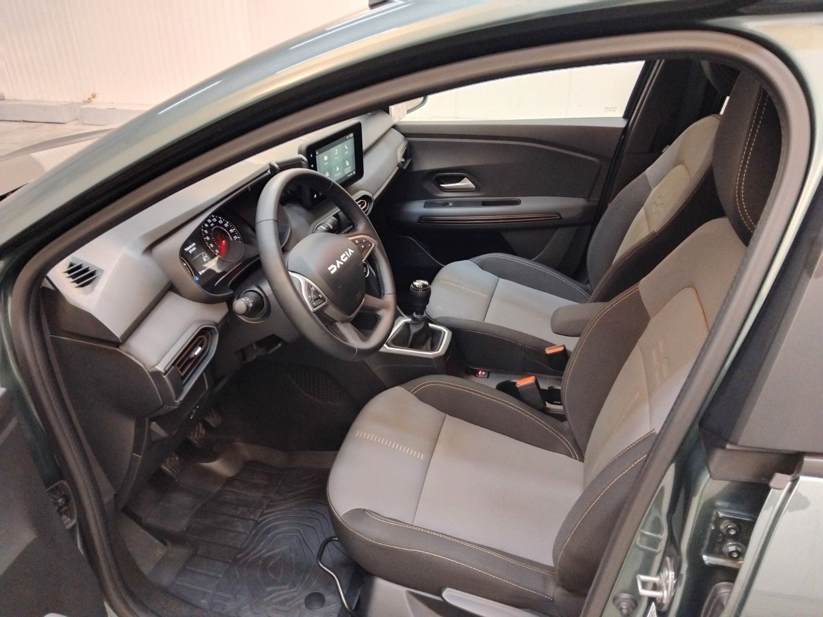 Dacia Jogger (06/2026, Benzin)